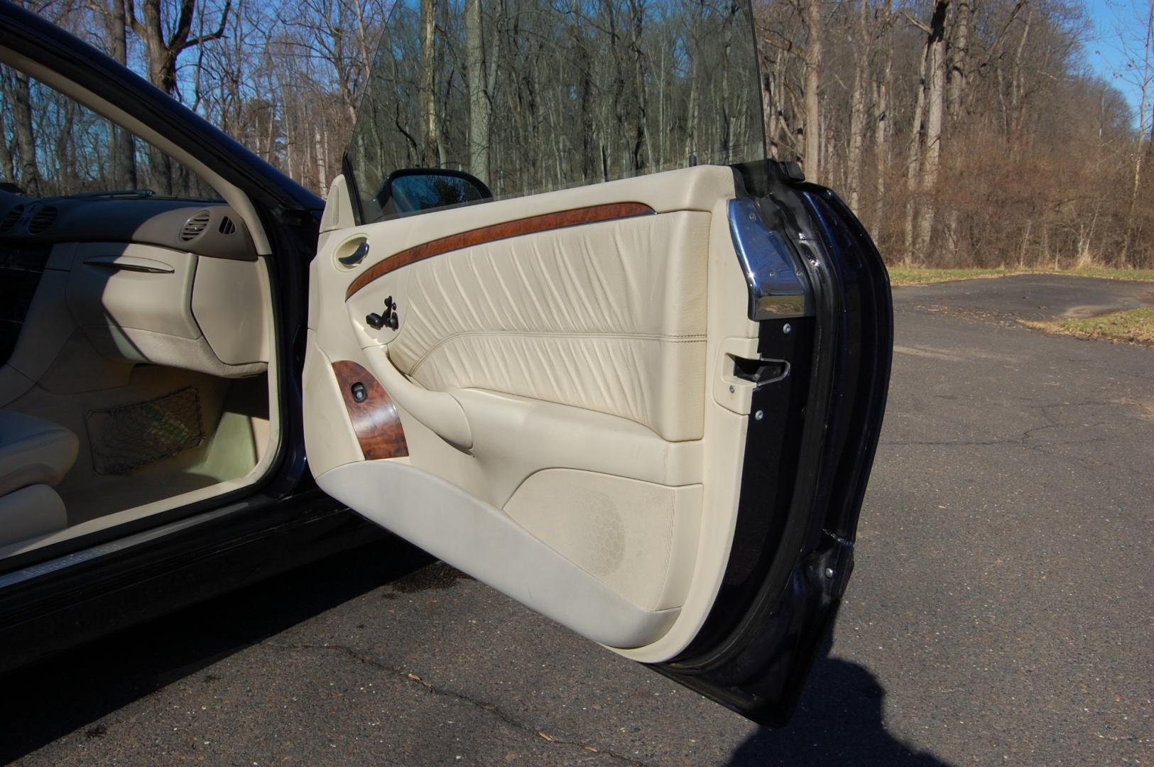 2009 Blue /Beige Mercedes-Benz CLK-Class (WDBTK56FX9T) with an 3.5 Liter engine, Automatic transmission, located at 6528 Lower York Road, New Hope, PA, 18938, (215) 862-9555, 40.358707, -74.977882 - 2009 Mercedes-Benz CLK 350 Convertible, low mileage, clean condition inside and out. 3.5 Liter V6 engine, automatic transmission, tilt wheel, cruise control, wood trim, 3 Master keys, dual heated power seats, windows, mirrors, central locking system, 19 " Alloy wheels, 4 good all season tires, AM/F - Photo#19